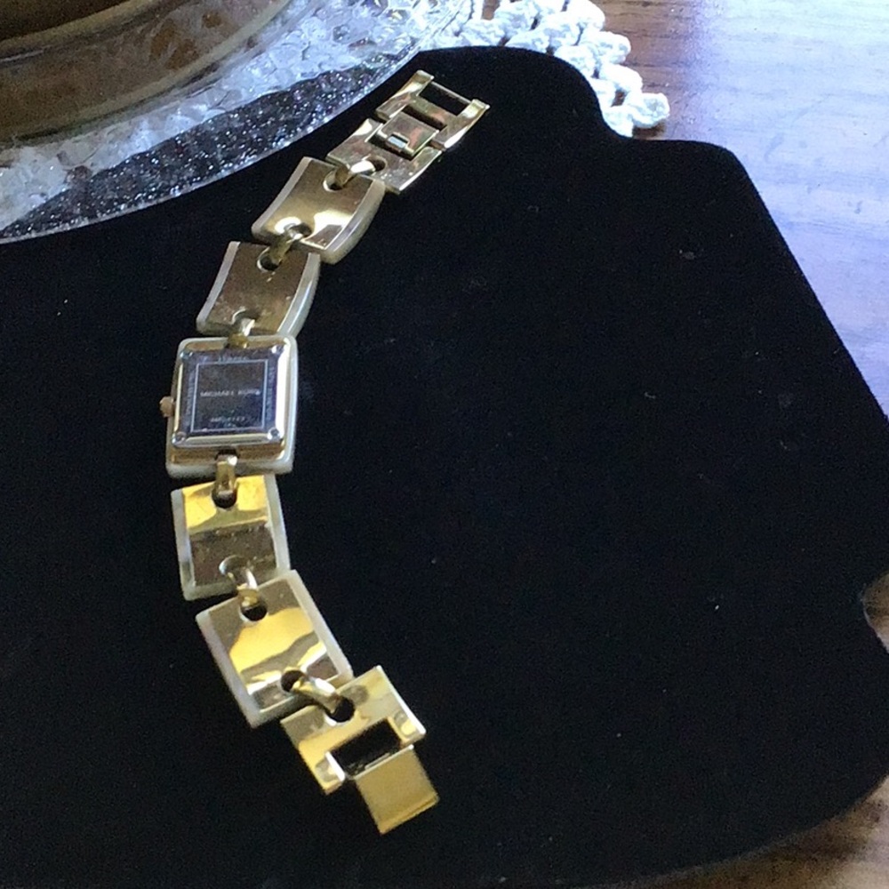 Michael Kors Tortoise Shell Watch - Picture 6 of 7